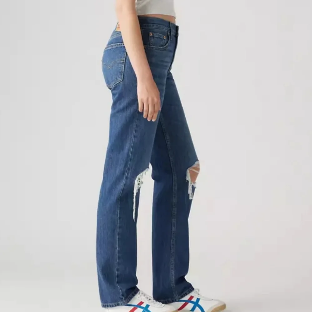 Levi's Low Pro Straight New With Tags Women's Blue Distressed Jeans Size 27 - Picture 3 of 7